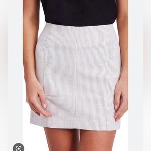 MODERN FEMME PINSTRIPE SKIRT IN BLACK AND WHITE COMBO sz 10